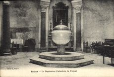 CPA Frejus Le Baptistaire Cathedrale 