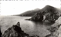 VINTAGE POSTCARD the Gold Cornice Red Rocks of Esterel
