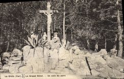 VINTAGE POSTCARD the Cross the Large Hotel a Corner of the Park