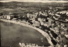 CPM Le Lavandou Le Port La Ville et la Plage