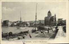 CPA Saint Raphael Le Port et la Nouvelle Eglise Bateaux