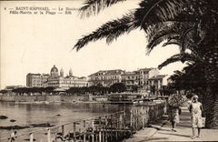 CPA Saint Raphael Le Boulevard Feix Martin et la Plage