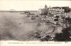 CPA Saint Raphael Vue sur Frejus les Bains et le Boulevard Felix Martin