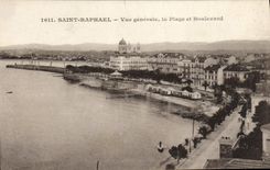 CPA Saint Raphael Vue Generale la Plage et Boulevard