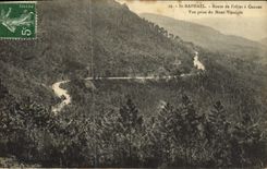 CPA Saint Raphael Route de Frejus a Cannes Vue prise du Mont Vinaigre