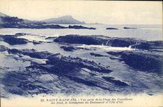 CPA Saint Raphael Vue Prise de la Plage des Corailleurs Au fond le Semaphore du Drammont et