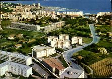 CPM Saint Maxime Au loin St Tropez