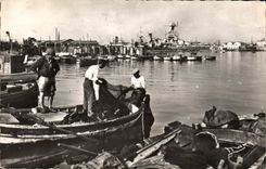 CPM Toulon sur Mer Le Petit Rang pecheurs