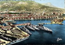 MODERN CARD Toulon View in the foreground the Jean Bart and his Boats F143 School