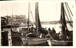 VINTAGE POSTCARD Toulon the Port Boats of sin