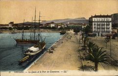 CPA Toulon Les Quais et le Port de Commerce Bateaux 