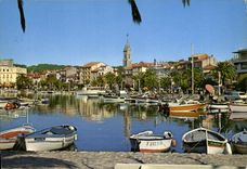 CPM Sanary sur Mer Le Port L'hotel de la Tour L'eglise