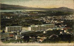 CPA Toulon Les nouvelles casernes et vue panoramique Militaria