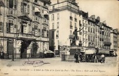 CPA Toulon L'Hotel de Ville et le Carre du Port 