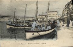 CPA Toulon Le Quai Canots d'Escadre Marins Militaria Bateaux 