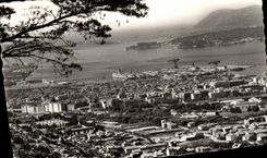 MODERN CARD Toulon View on and splits it Bateaux