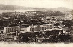 CPA Toulon Les nouvelles casernes et vue panoramique Militaria 