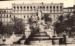 CPA Toulon Monument de la Federation et le Grand Hotel 