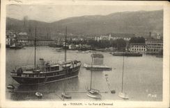 CPA Toulon Le Port et l'Arsenal Bateaux