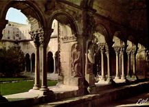 CPM Arles Galerie romane du cloitre Saint Trophime 