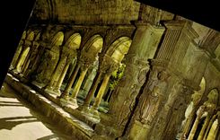 CPM Arles Piller Nord est de la Galerie Romane cloitre saint Trophime