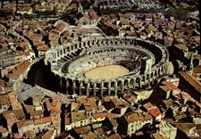 CPM Arles Vue Aerienne Des Arenes
