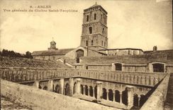 CPA Arles Vue Generale du Cloitre Saint Trophime 