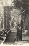CPA Arles Arlesienne aux Alysecamps Femme Folklore 