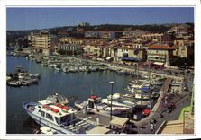 CPM Cassis sur Mer Vue panoramique Bateaux 