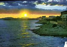 CPA Marseille Promenade de la Corniche Un Coucher de Soleil Sur Les Iles