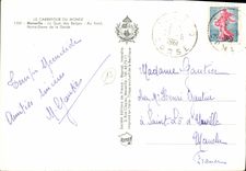 CPM Marseille Le Quai des Belges Au fond Notre Dame de la Garde