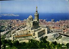 CPM Marseille Vue Generale de la Basilique Notre dame de la Garde