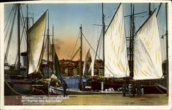 CPA Marseille Un Coin Du Port et L'Eglise Des Accoules Bateau