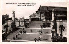 CPA Marseille Escalier Monumental de la Gare 