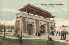 CPA Marseille Exposition Coloniale Porte de l'Annam Elephant
