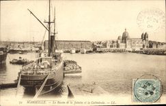 CPA Marseille La Bassin de la Joliette et la Cathedrale Bateau