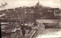 CPA Marseille Un Coin du Port Bateau