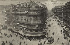 CPA Marseille La Rue la republrque