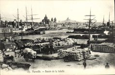 CPA Marseille Bassin de la Joliette Bateaux 