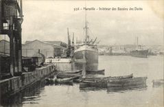 CPA Marseille Interieur des bassins des docks Bateaux 