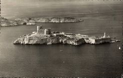 CPA Marseille Sur les routes du ciel vue generale du chateau d'if et des iles du Frioul