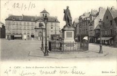 CPA Caen La Statue de Beaumont et la Place Saint Sauveur