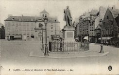 CPA Caen La Statue de Beaumont et la Place Saint Sauveur