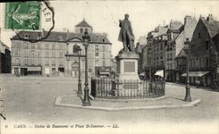 CPA Caen La Statue de Beaumont et la Place Saint Sauveur