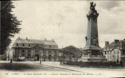 CPA Caen La Place Alexandre III Caserne Hamelin et monument des Mobiles Militaria
