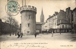 CPA Caen La tour Le roi et le clocher de Saint Pierre