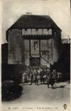 CPA Caen Le Chateau Porte de Secours Soldats Militaria 