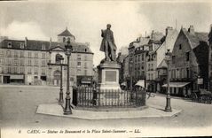 CPA Caen Statue de Beaumont et la Place Saint Sauveur 
