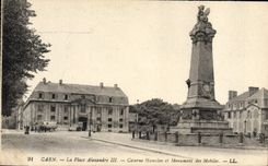 CPA Caen La Place Alexandre lll Caserne Hamelin et Monument des Mobiles 