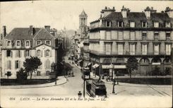 CPA Caen La Place Alexandre lll et la Rue St Jean